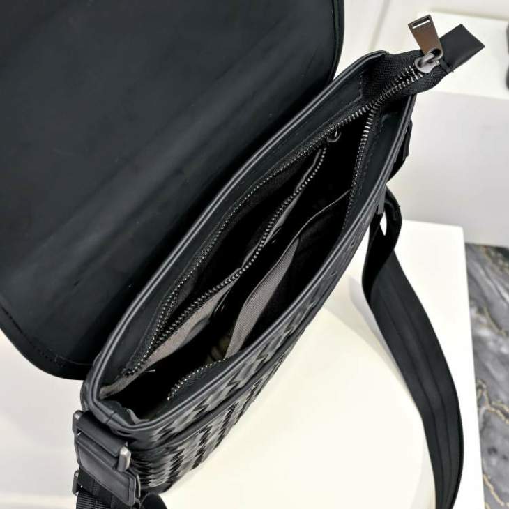Picture of Bottega Veneta Mens Bags _SKUfw188939781fw